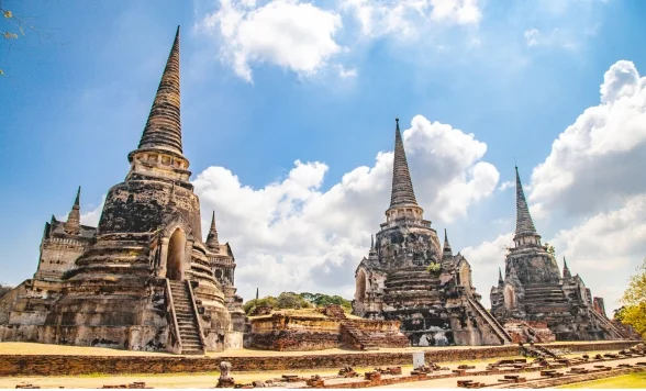 【午前発】世界遺産アユタヤ遺跡観光 + 象乗り体験ツアー